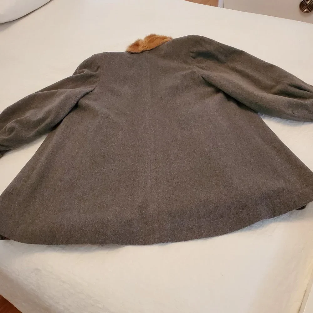 TRUE VINTAGE 1940'S FUR TRIMMED WOOL COAT - Picture 3 of 5